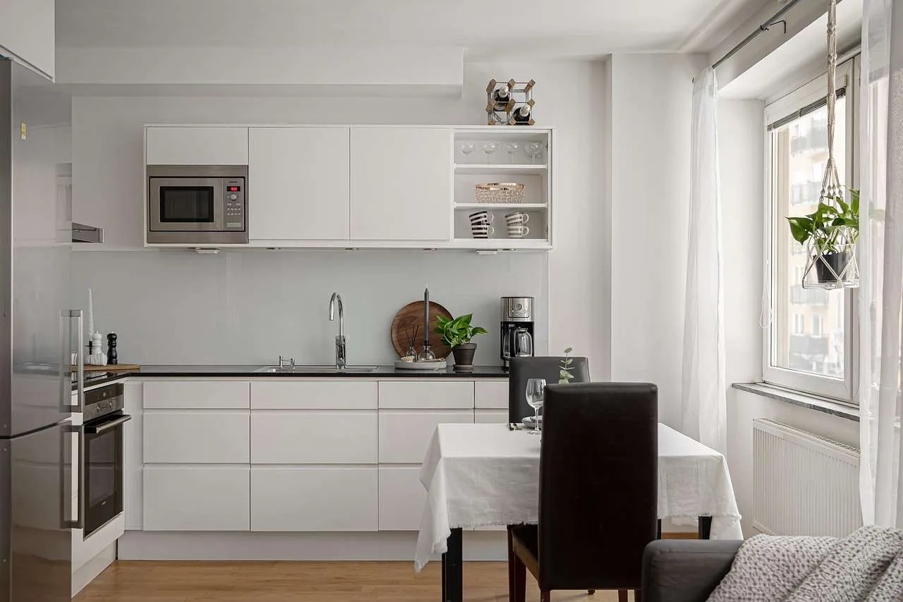 Home Window Tinting: Energy, Privacy & Comfort